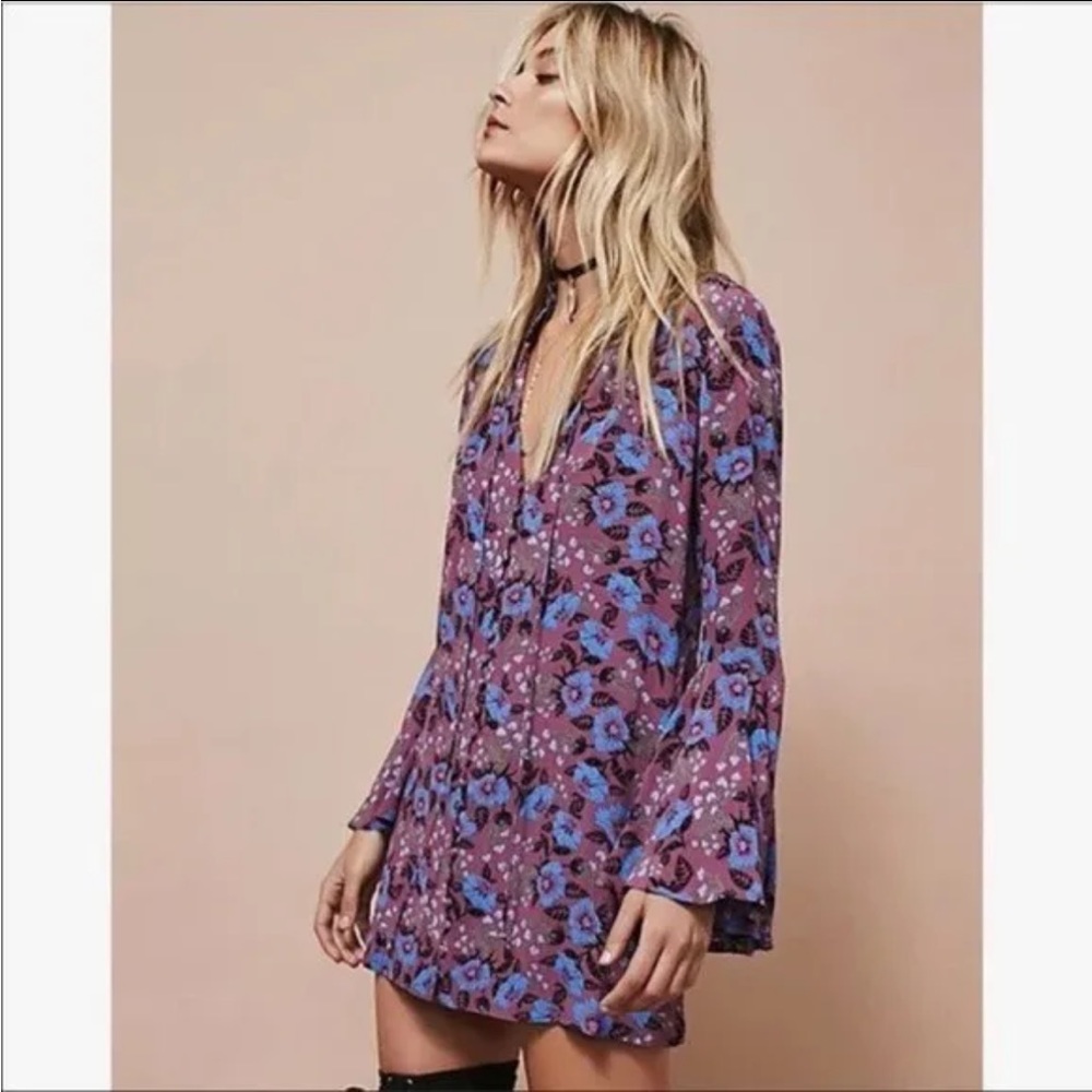 Free People Magic Mystery Bell Sleeve Tunic Purple and Blue Floral Print Sz Med